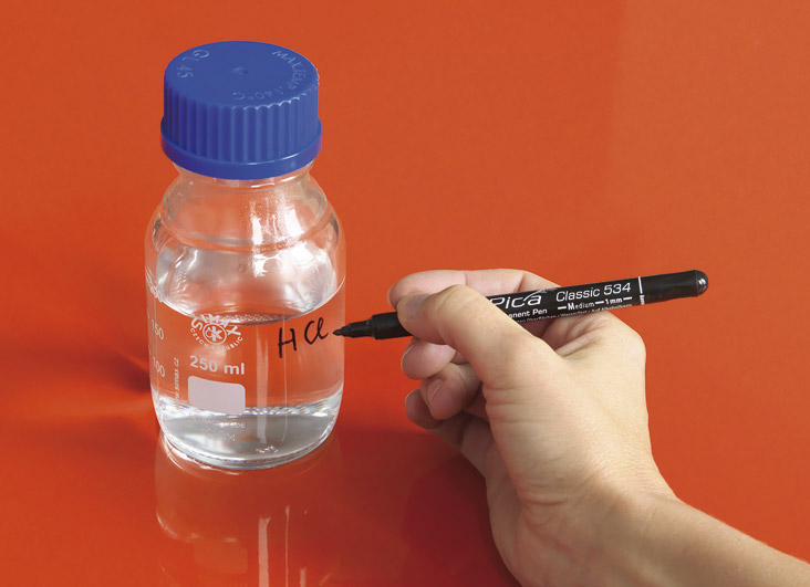 Permanent-Pen 'F' black, round tip, 0,7mm Pica  533/46