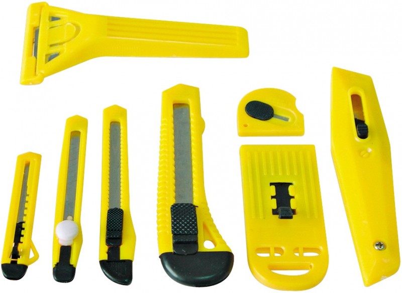 8PCS ASSORTED KNIVE SET. ALL IN YELLOW COLOR WITH BLACK ENDS AND PUSH LOCK BUTTONS.code:30008
