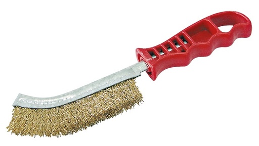 TEL FIRÇA. LATUNLA ÖRTÜLMÜŞ POLAD TEL. ÜZƏRİNDƏ ETİKET OLAN QIRMIZI PLASTİK DƏSKƏKLİ. kod: 32004